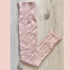 Lululemon Evolution Leg Warmer in Pink Bliss